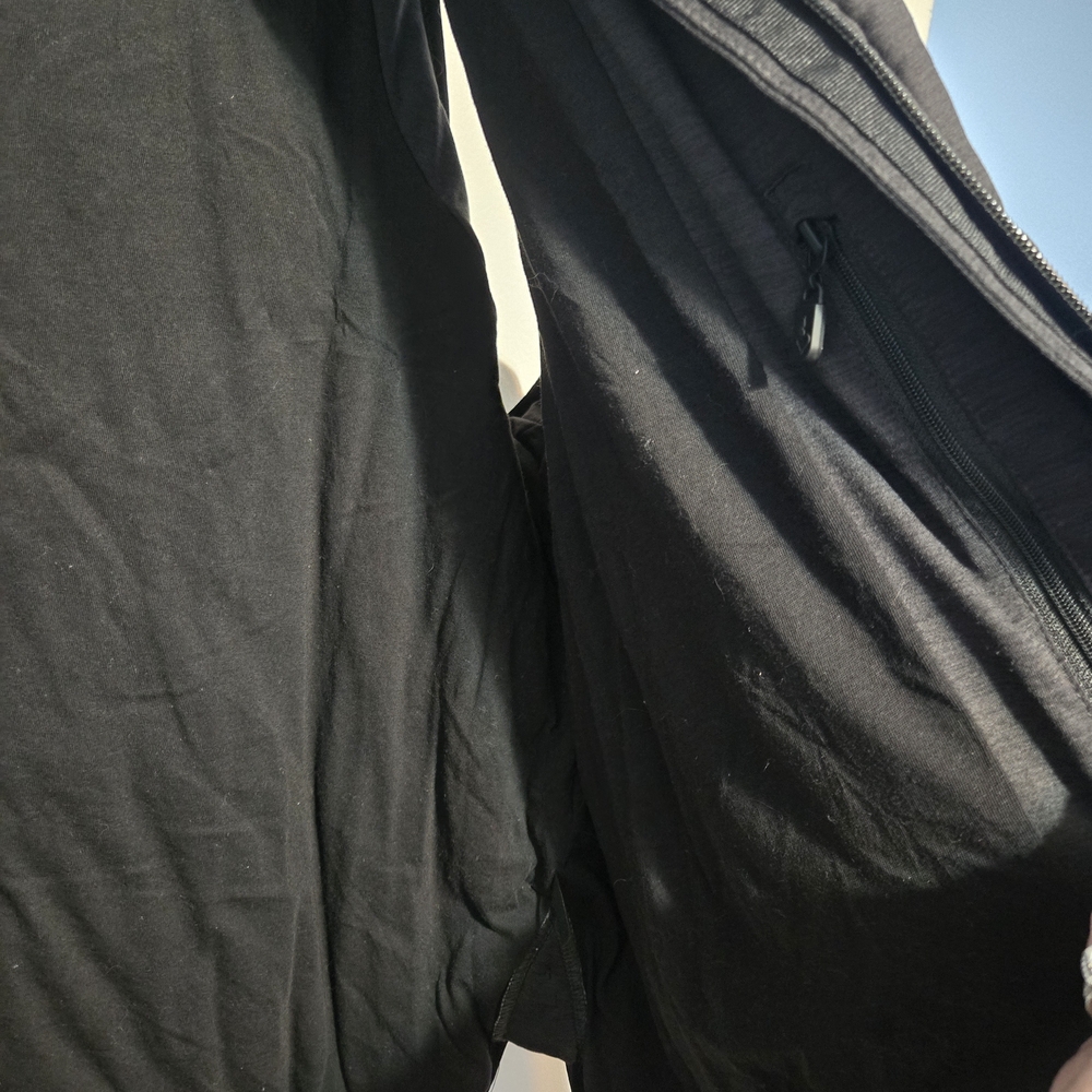 Torrid Active Black Puffer Vest - Picture 7 of 10